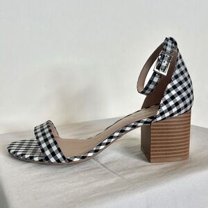 NWOT Call It Spring Stangarone Block Heeled Sandals